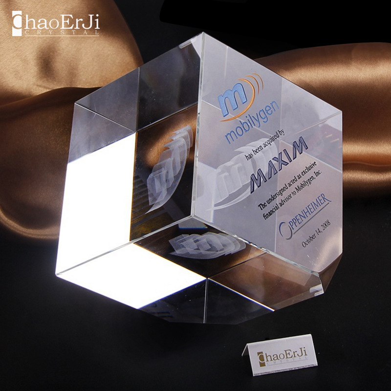 Manufacturers direct cut Angle crystal crafts rubik&#039;s cube decoration 3D laser internal carving creative custom logo pattern