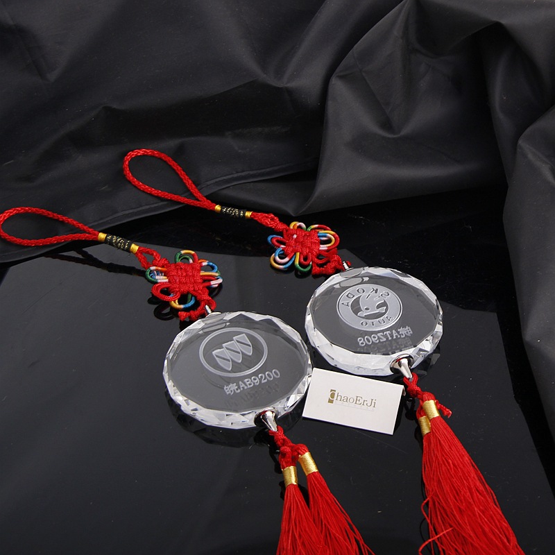 Manufacturers direct crystal crafts inside the carving hanging ornaments custom fashion rear view mirror pendant can be creative custom logo