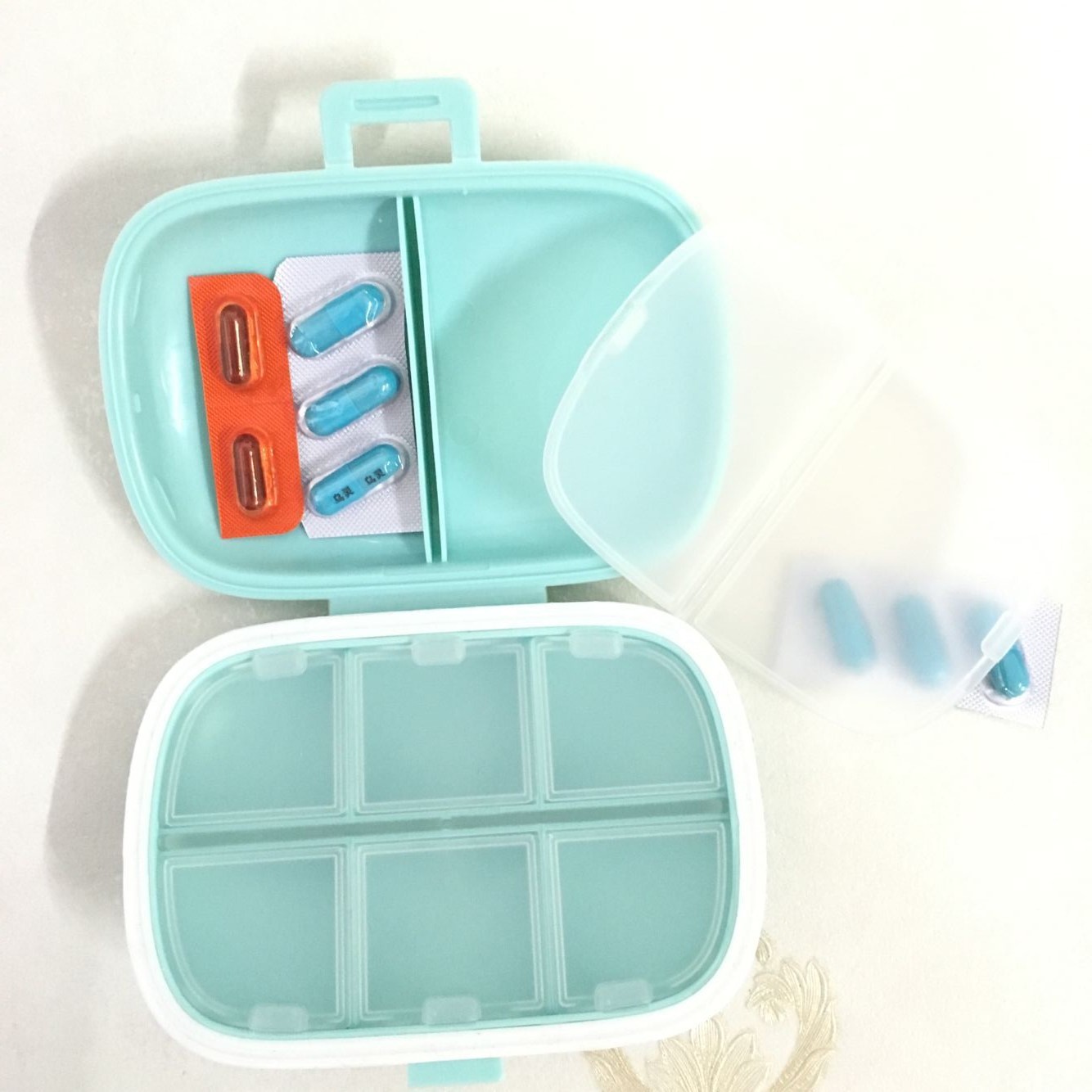 8-Grid Double-Layer Seal Ring Solid Color Medicine Box Portable Sorting Drug Storage Box Mini Take It with You Medicine Box 8-Grid Double-Layer Seal Ring Solid Color Medicine Box Portable Sorting Drug Storage Box Mini Take It with You Medicine Box