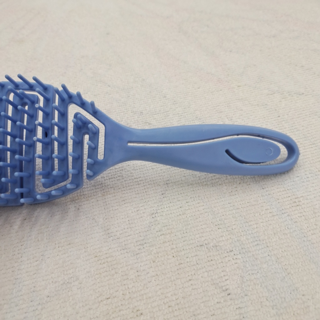Bathroom Hollow Elastic Comb Broken Hair Massage Scalp Wet and Dry Static Tangle Teezer Princess Comb Mosquito-Repellent Incense Comb Bathroom Hollow Elastic Comb Broken Hair Massage Scalp Wet and Dry Static Tangle Teezer Princess Comb Mosquito-Repellent Incense Comb