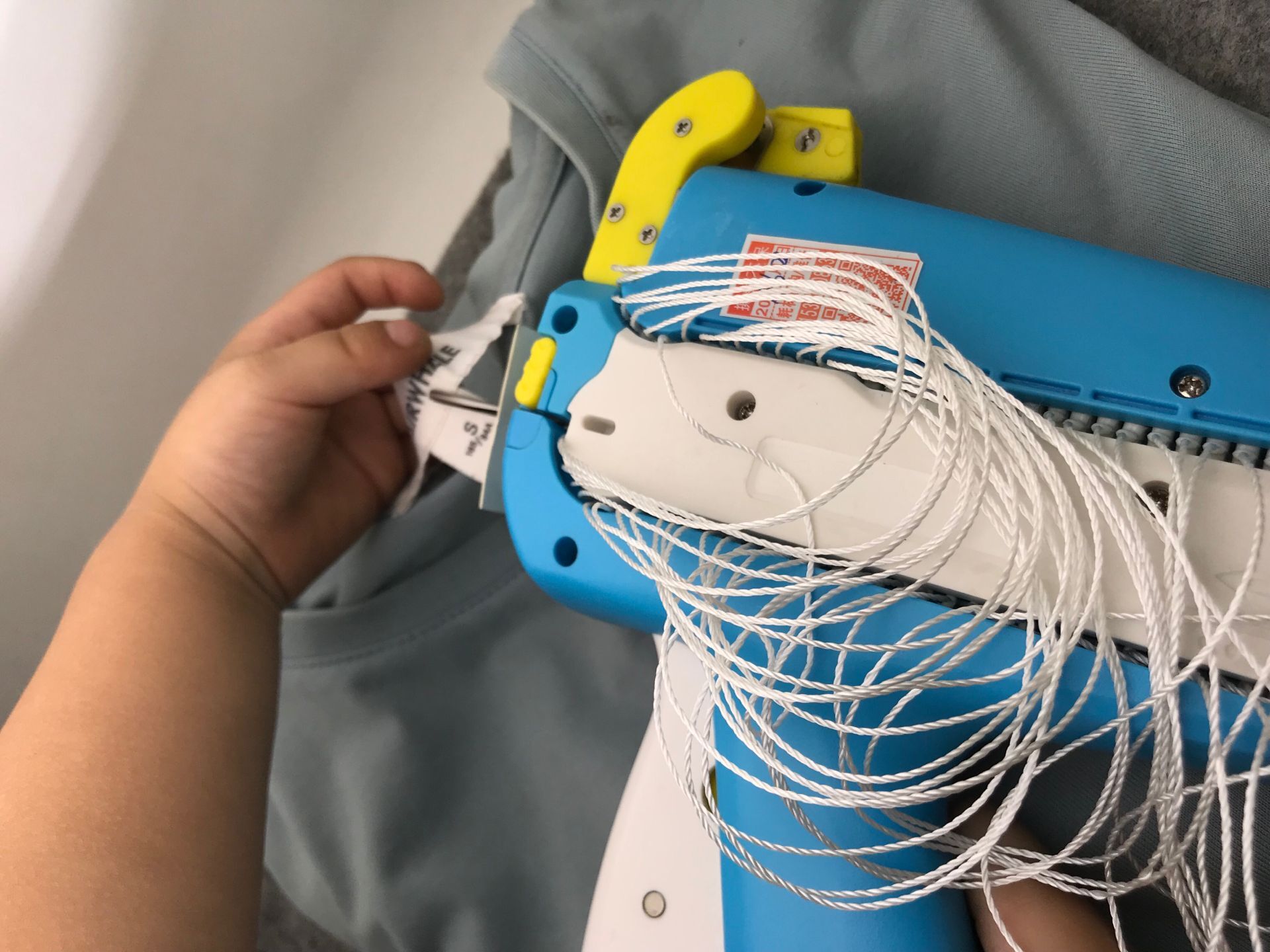 Spot polyester wrap-around hand wearing cordage mother button garment trademark hanging tag ring gun cartridge manufacturers direct sales Spot polyester wrap-around hand wearing cordage mother button garment trademark hanging tag ring gun cartridge manufacturers direct sales