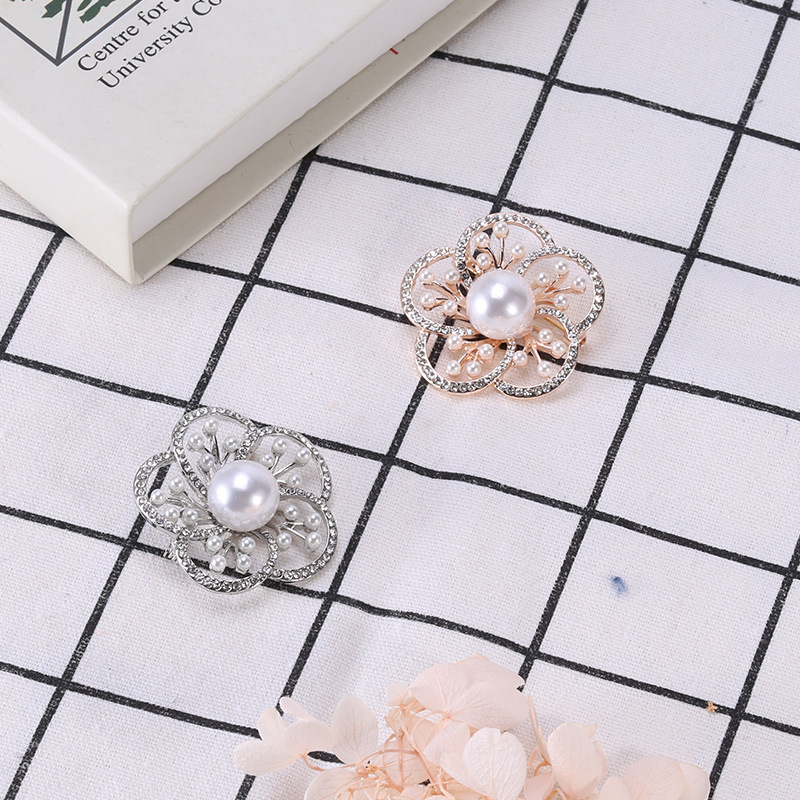 Korean version of decorative dual - use t-shirts button ring garment corner knotting creative \&#034;women &#039;s thanks hem high - grade simple brooch