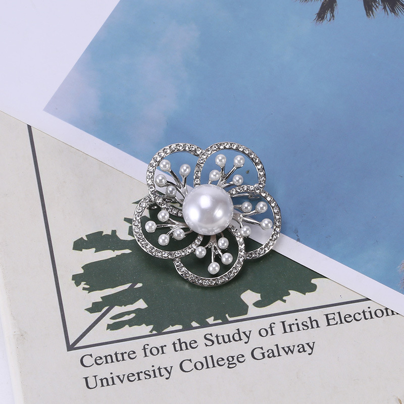 Korean version of decorative dual - use t-shirts button ring garment corner knotting creative \"women 's thanks hem high - grade simple brooch Korean version of decorative dual - use t-shirts button ring garment corner knotting creative \"women 's thanks hem high - grade simple brooch