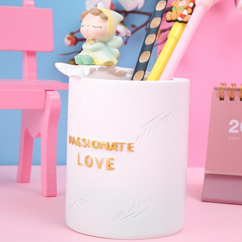 Cartoon New Resin Crafts Pencil Vase Decoration Student Cultural and Creative Stationery Gifts Penholder New Year Gift Prizes Cartoon New Resin Crafts Pencil Vase Decoration Student Cultural and Creative Stationery Gifts Penholder New Year Gift Prizes