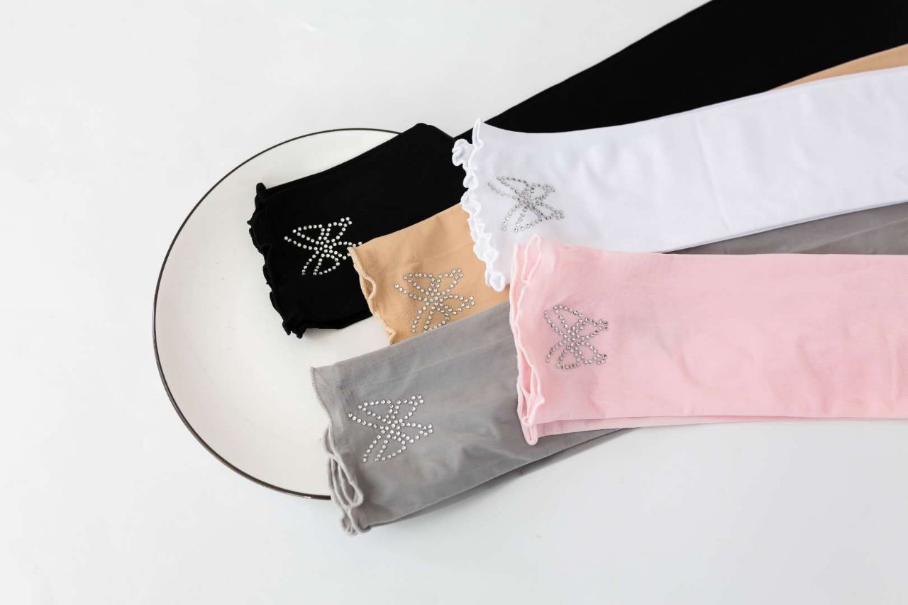 Free Shipping Summer Ice Sleeve Diamond Studded by Hand Elastic Mesh Ice Silk Driving Running Outing Style Sun-Proof and Breathable Sleeve Free Shipping Summer Ice Sleeve Diamond Studded by Hand Elastic Mesh Ice Silk Driving Running Outing Style Sun-Proof and Breathable Sleeve