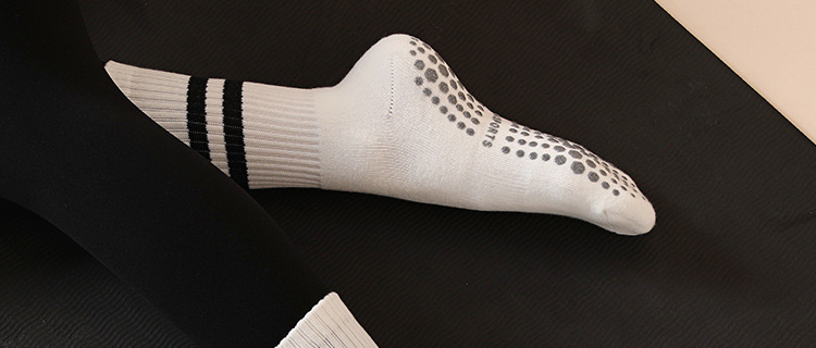 Winter Ins Pilates Long Socks Non-Slip Yoga Socks Cotton Wholesale Women's Mid-Calf Length Loose Socks plus Thick Terry