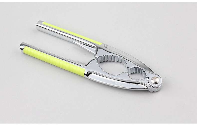 Walnut Cracker Walnut Holder Multi-Functional Nut Clip Peeling Siberian Hazelnut Pine Nuts Walnut Pliers Wholesale Green Handle
