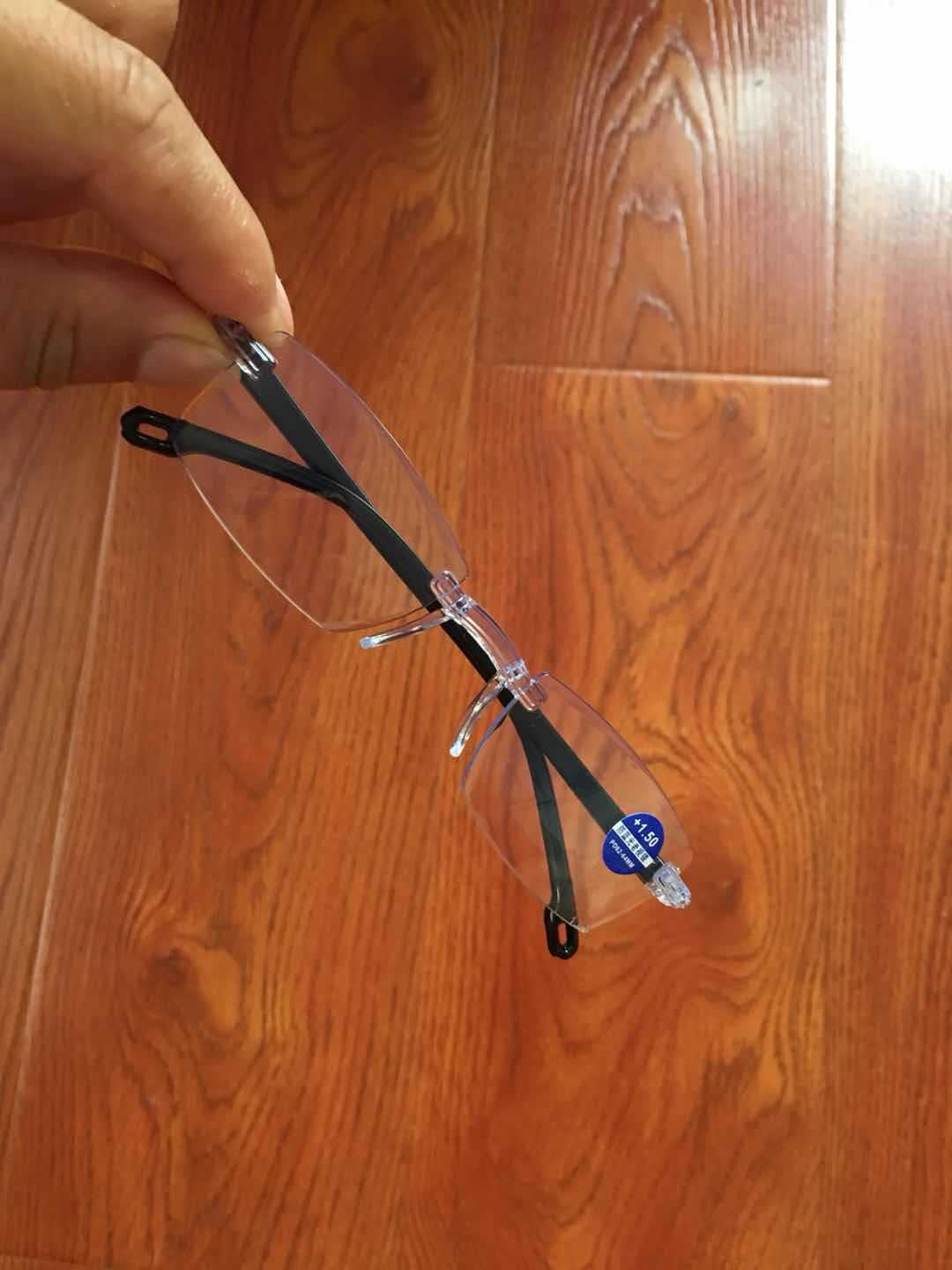 New Anti-Blue Light Diamond Rimmed Reading Glasses Stall Frameless Integrated Fashion HD Smart Zooming Presbyopic Glasses New Anti-Blue Light Diamond Rimmed Reading Glasses Stall Frameless Integrated Fashion HD Smart Zooming Presbyopic Glasses