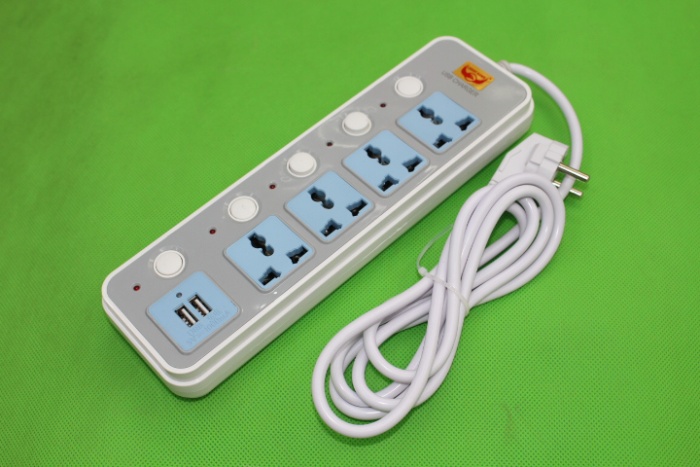 Factory Price Wholesale British Standard Plug with Switch Socket Safety Power Strip Extension Cable Patch Board Patch Board Factory Price Wholesale British Standard Plug with Switch Socket Safety Power Strip Extension Cable Patch Board Patch Board