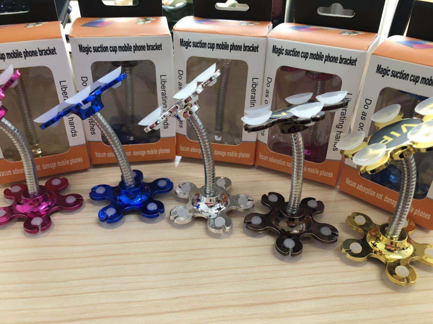 New type of lazy mobile phone bracket big suction cup magic bracket 2CM car bracket cup bracket big suction cup bracket for home use