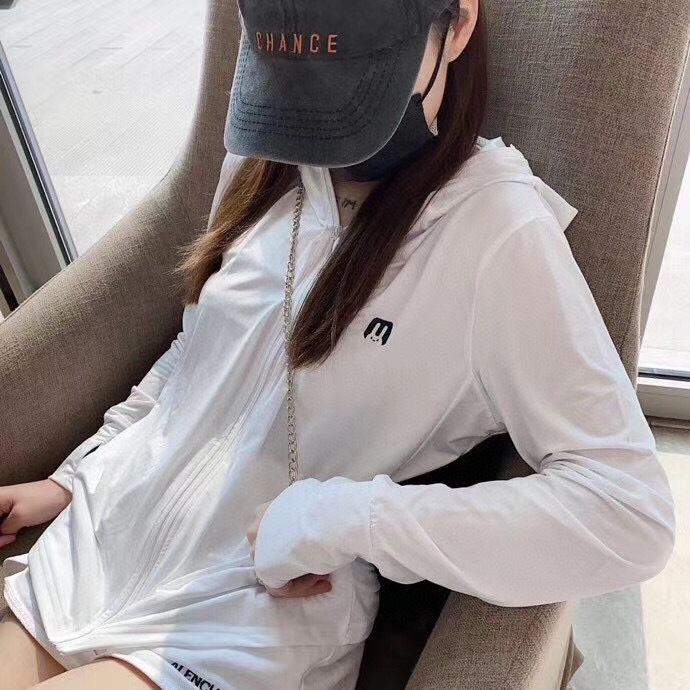 New Summer Ice Silk Breathable Sun Protection Clothing with Finger Lock Couple Outdoor Riding Fashion Sun-Proof Hooded Sun Protection Clothing New Summer Ice Silk Breathable Sun Protection Clothing with Finger Lock Couple Outdoor Riding Fashion Sun-Proof Hooded Sun Protection Clothing