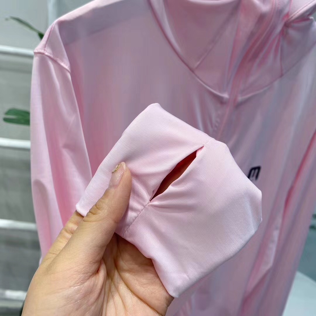 New Summer Ice Silk Breathable Sun Protection Clothing with Finger Lock Couple Outdoor Riding Fashion Sun-Proof Hooded Sun Protection Clothing New Summer Ice Silk Breathable Sun Protection Clothing with Finger Lock Couple Outdoor Riding Fashion Sun-Proof Hooded Sun Protection Clothing
