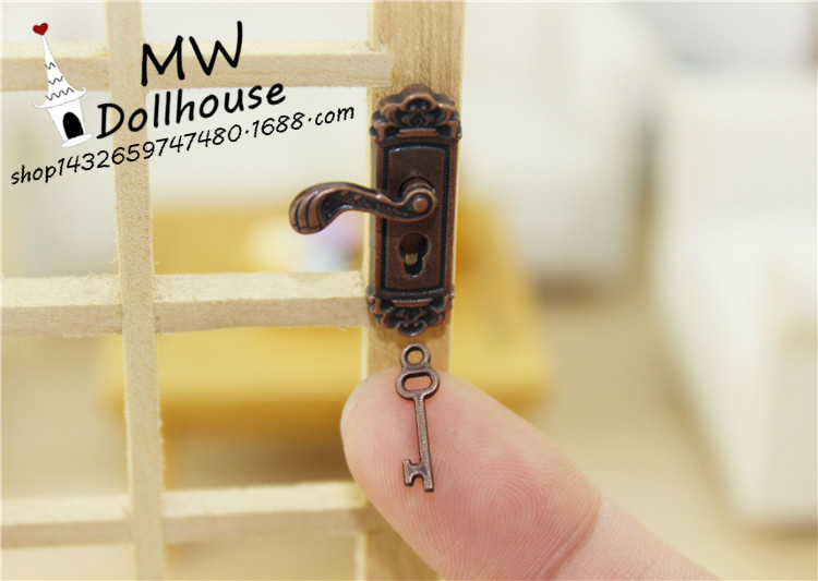 52dollhouse Miniature Candy Toy Scene Model Dollhouse Accessories Mini High-Grade Pattern Door Lock B166 52dollhouse Miniature Candy Toy Scene Model Dollhouse Accessories Mini High-Grade Pattern Door Lock B166