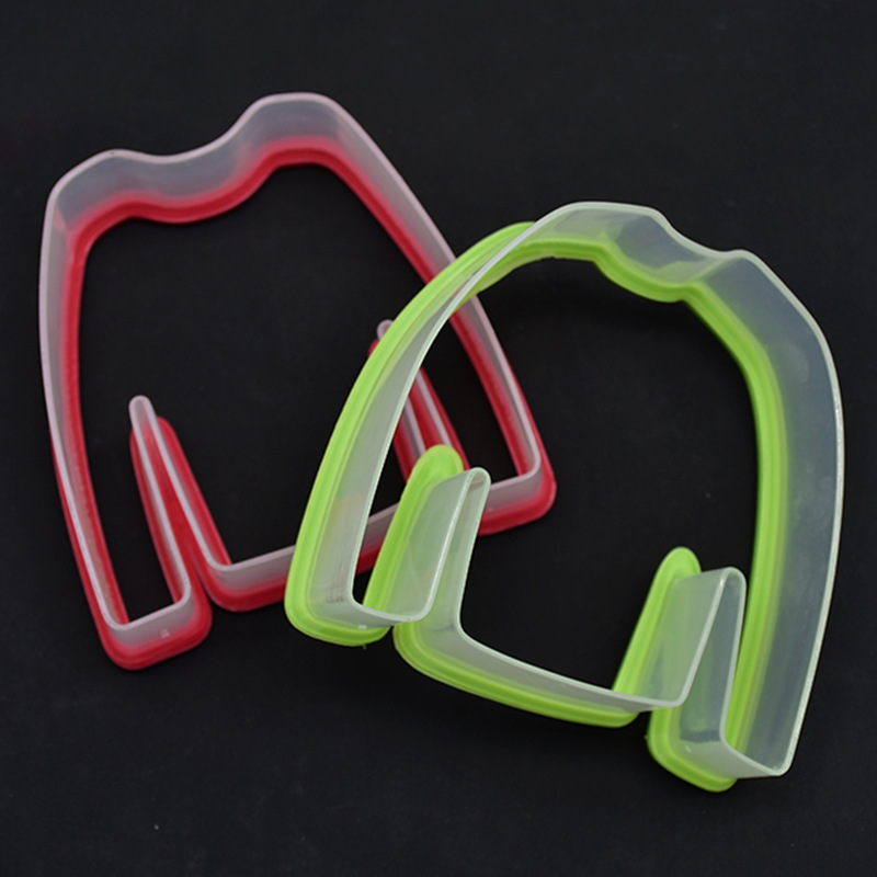 DIY Baking Christmas Clothes Men and Women Cutter Fondant Brickearth Plastic Clothes Cutter Biscuit Mold
