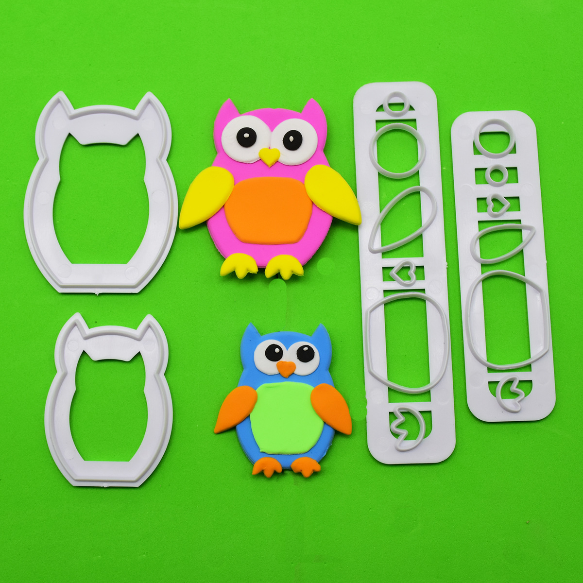 DIY Baking Christmas Clothes Men and Women Cutter Fondant Brickearth Plastic Clothes Cutter Biscuit Mold