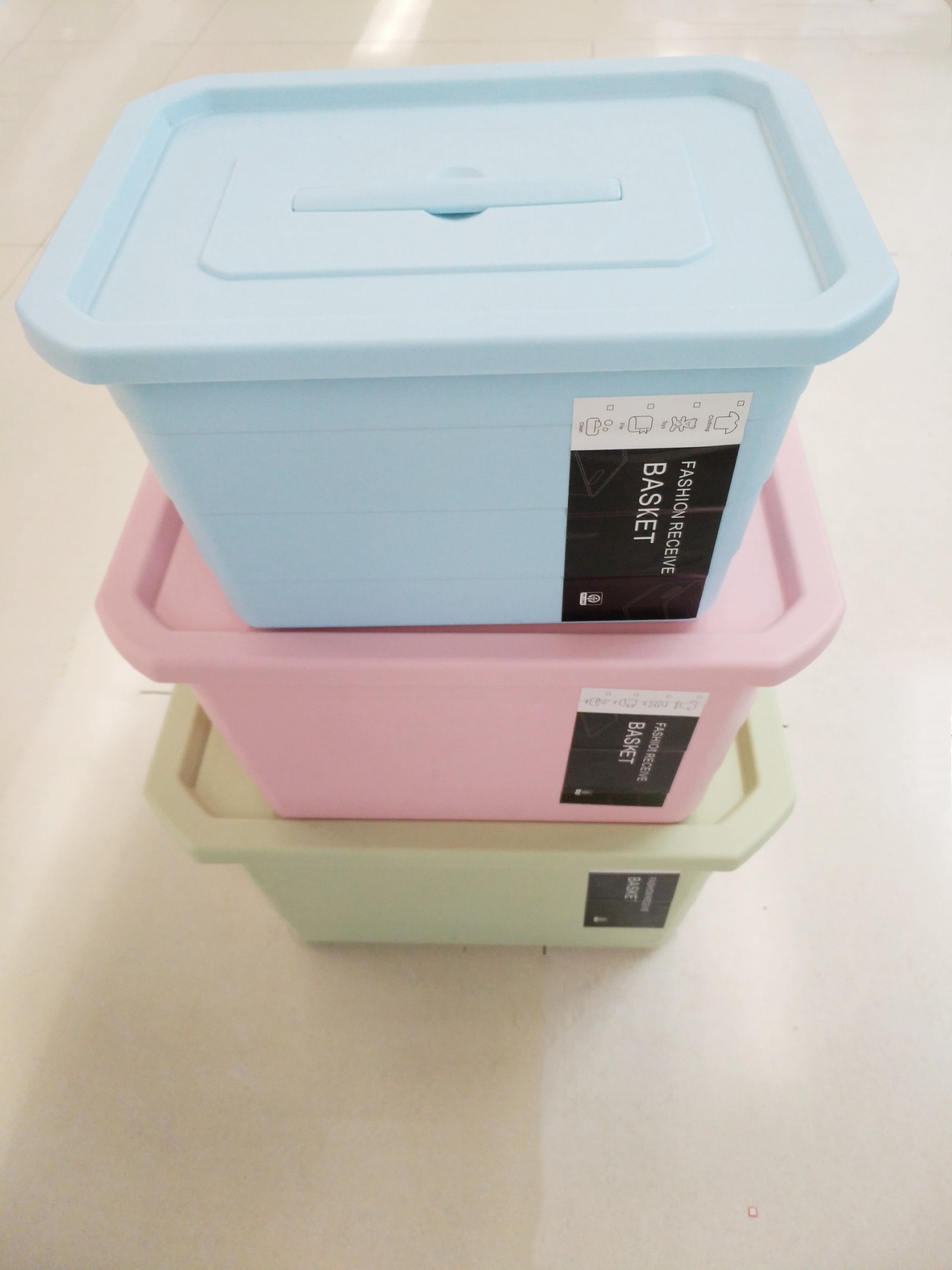 The new shelves with creative plastic handle storage box storage basket debris baskets