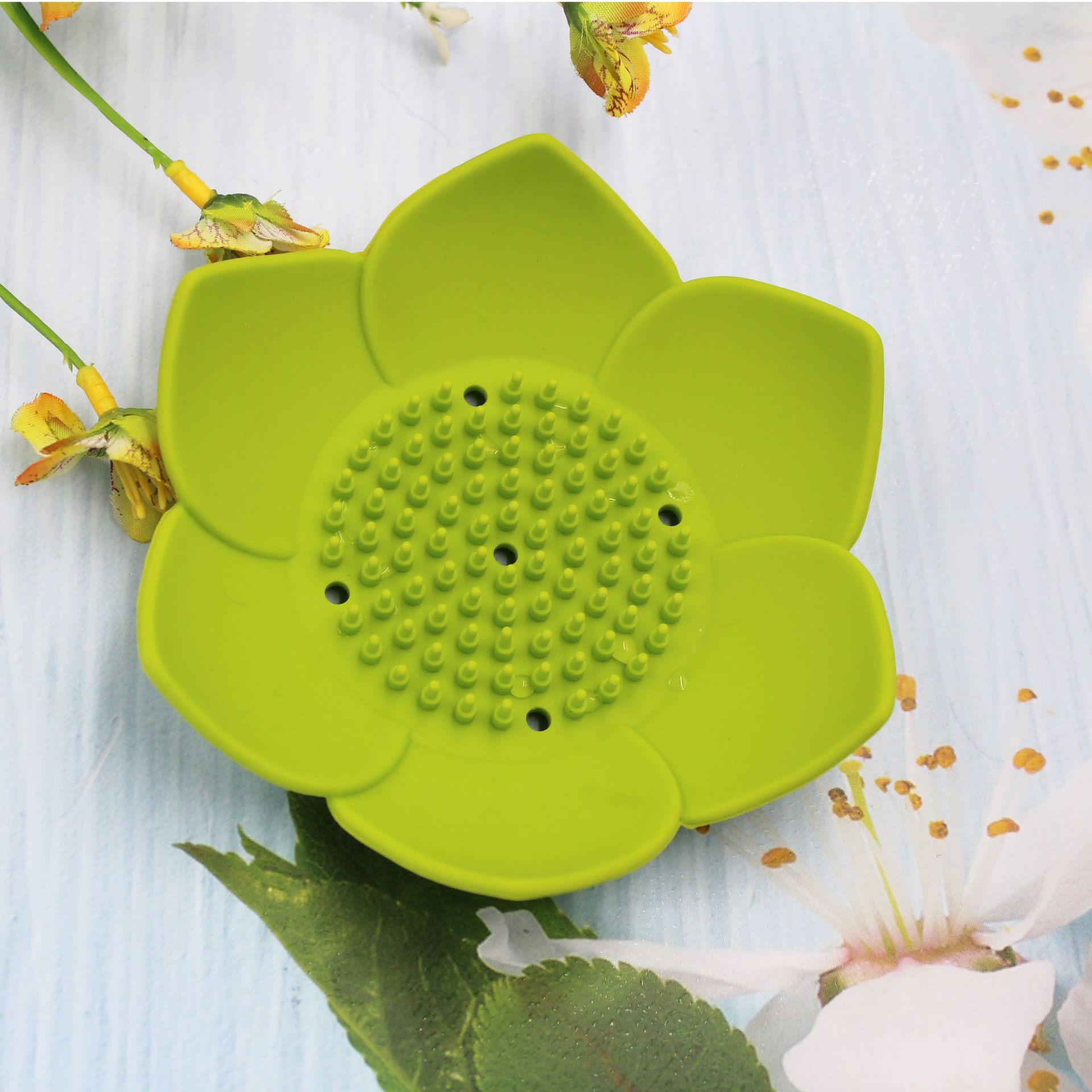 Creative Lotus-Shaped Soap Dish Silicone Soap Holder Bathroom Punch-Free Soap Pad Draining Soap Holder Factory Wholesale Creative Lotus-Shaped Soap Dish Silicone Soap Holder Bathroom Punch-Free Soap Pad Draining Soap Holder Factory Wholesale