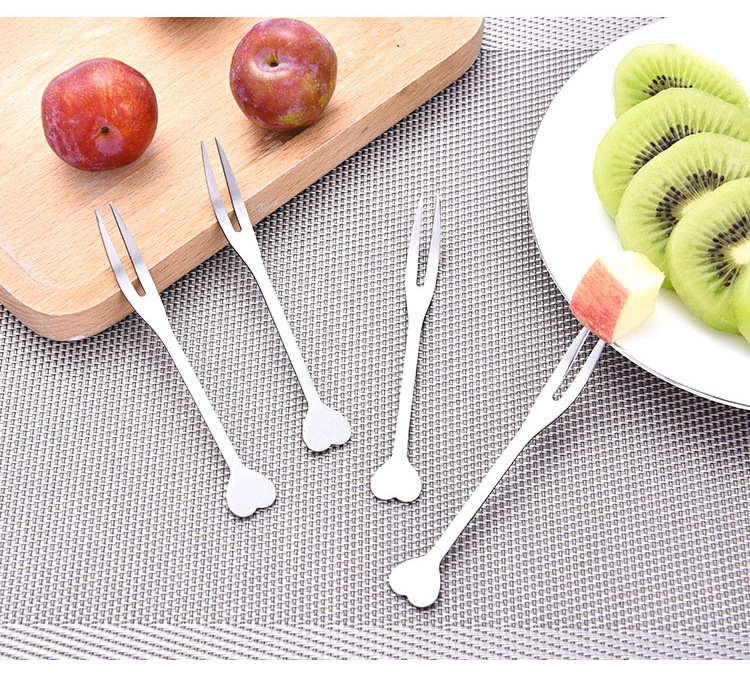Heart Shape Stainless Steel Fruit Fork Household Fruit Toothpick Two-Tooth Fork Cake Pastry Fork Fruit Two-Pronged Fork Heart Shape Stainless Steel Fruit Fork Household Fruit Toothpick Two-Tooth Fork Cake Pastry Fork Fruit Two-Pronged Fork