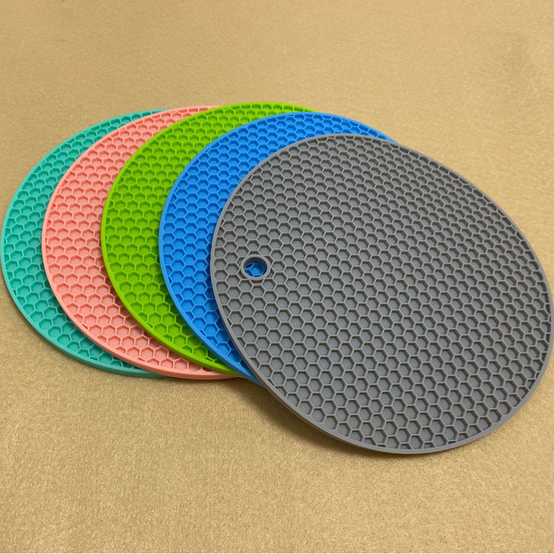 22/30cm Large Size Anti-Scald Silicone Heat Proof Mat Potholder Dining Table Cushion Large Size Silicone Honeycomb Pad Casserole Mat Potholder