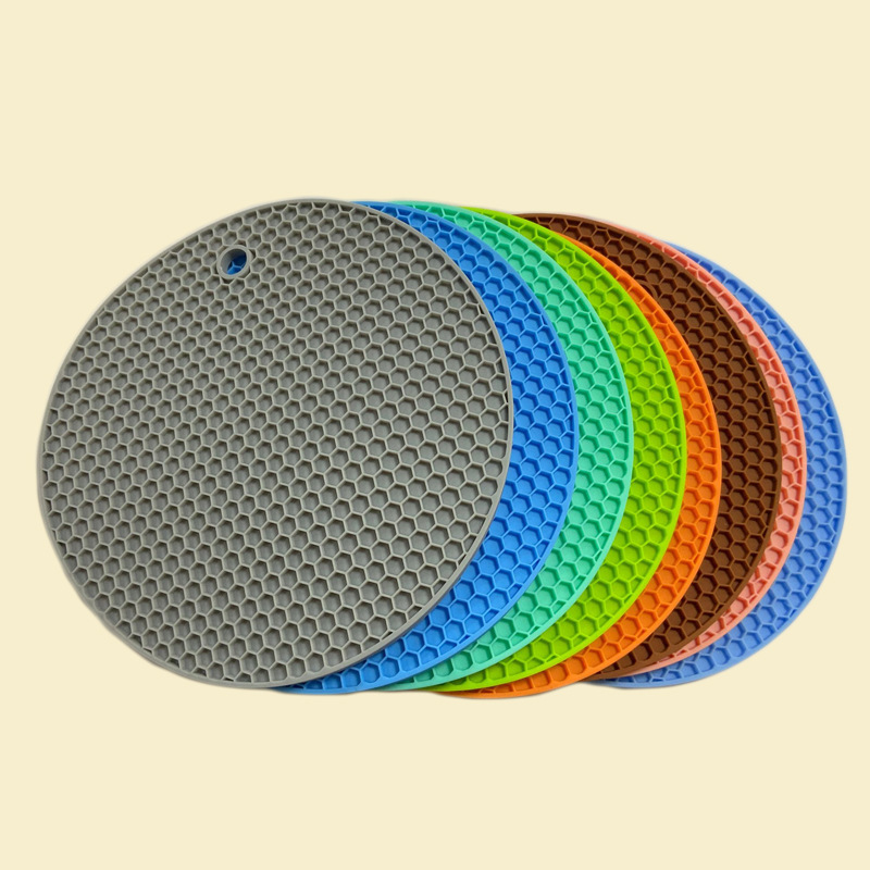 22/30cm Large Size Anti-Scald Silicone Heat Proof Mat Potholder Dining Table Cushion Large Size Silicone Honeycomb Pad Casserole Mat Potholder