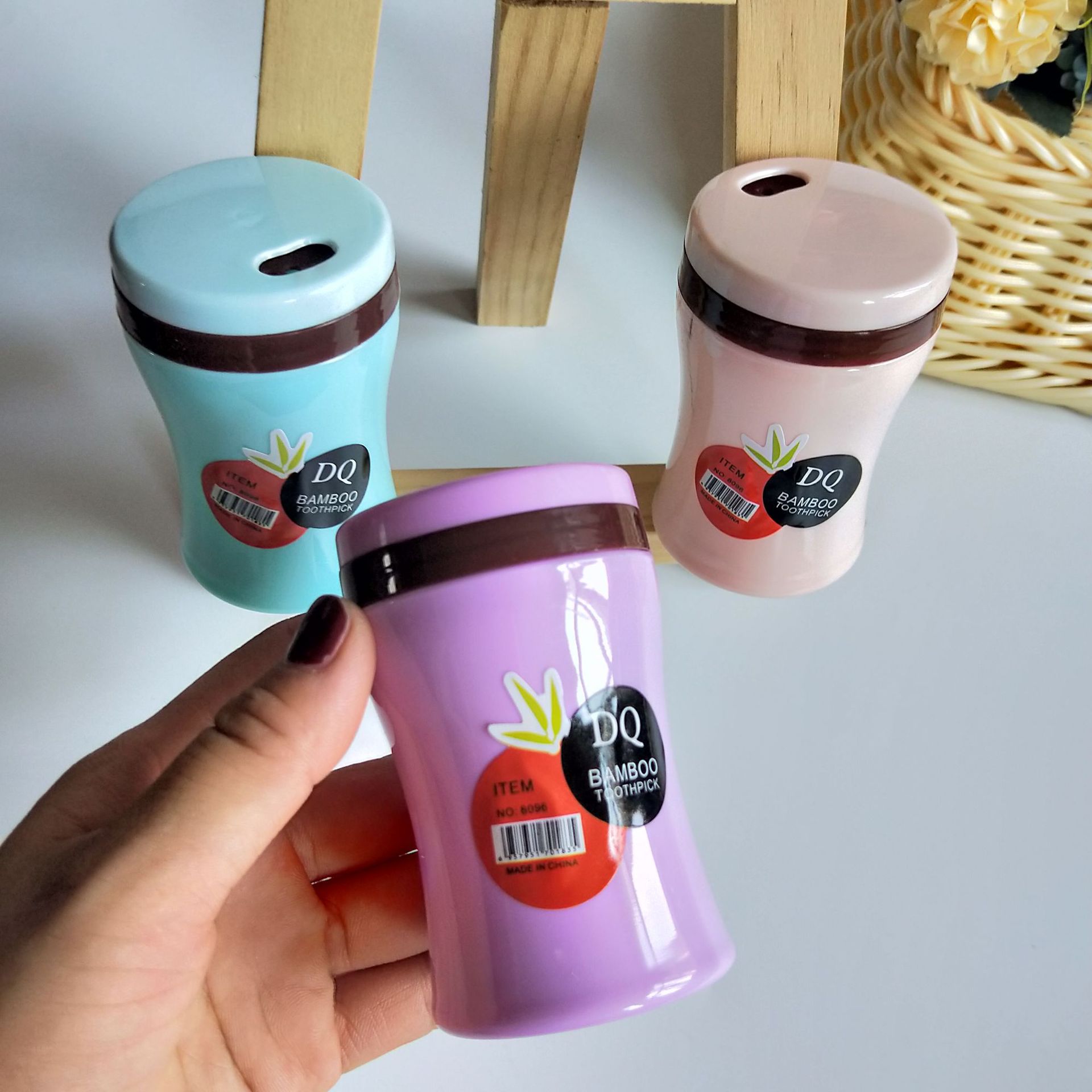 Creative Toothpick Box Color Plastic Toothpick Bottle Korean Color Toothpick Box 1 Yuan 2 Yuan Supply