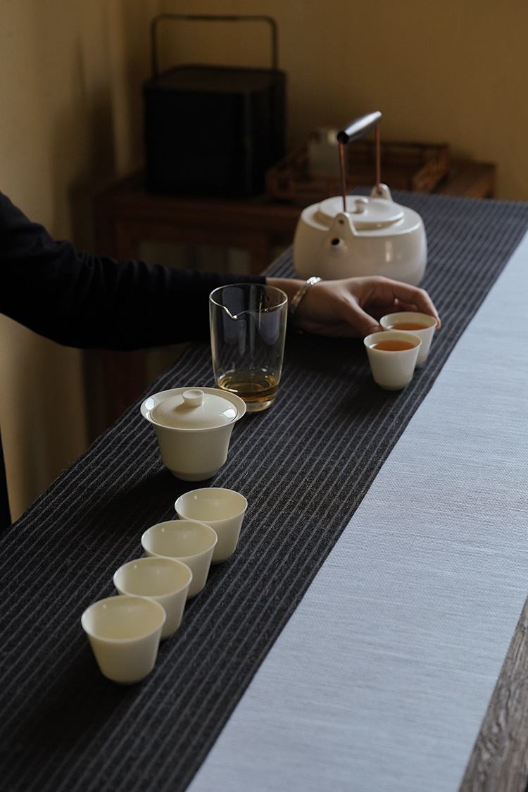 Twilight Cangzhai Jingdezhen Handmade Thin Tire Apricot White Cover Bowl Kung Fu Tea Set Tea Cup Tea Bowl Twilight Cangzhai Jingdezhen Handmade Thin Tire Apricot White Cover Bowl Kung Fu Tea Set Tea Cup Tea Bowl