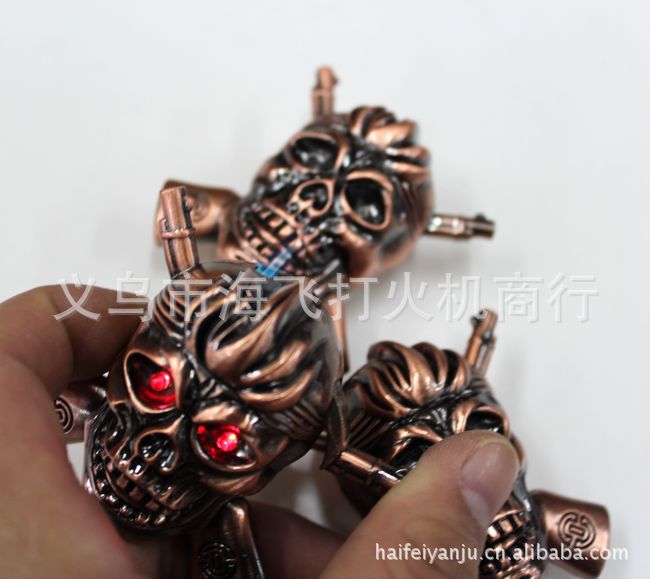 The supply of 599 flash skull Guaijiao metal lighter and Yanju into new ideas The supply of 599 flash skull Guaijiao metal lighter and Yanju into new ideas