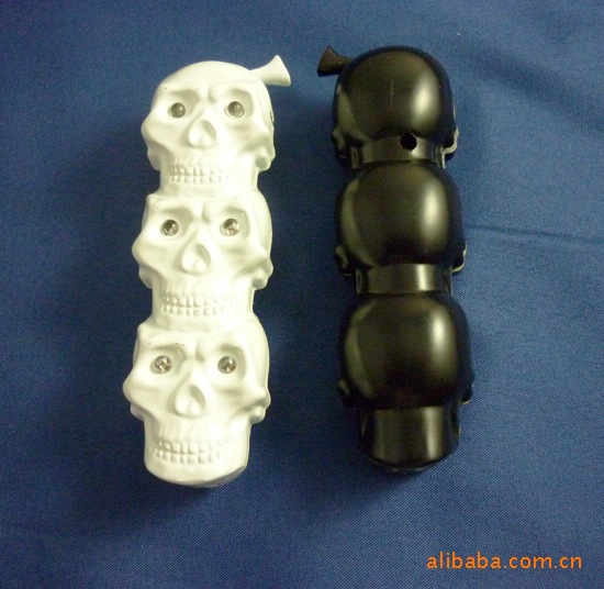 "The mixed batch of 200 Yuan" creative personality type skeleton with light metal lighter "The mixed batch of 200 Yuan" creative personality type skeleton with light metal lighter