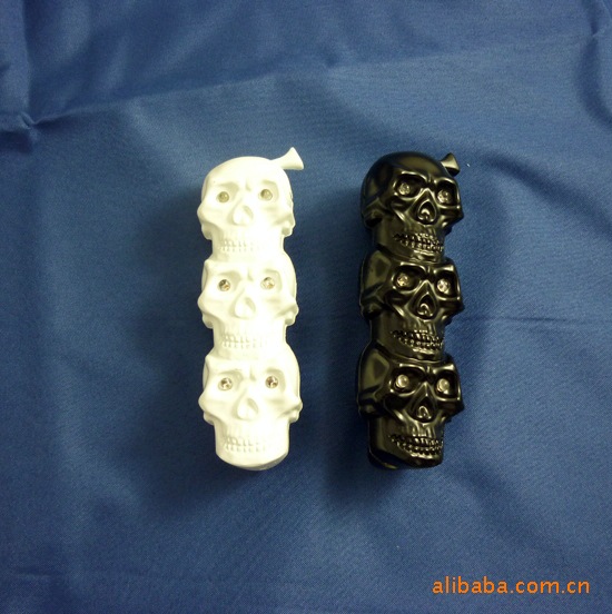 "The mixed batch of 200 Yuan" creative personality type skeleton with light metal lighter "The mixed batch of 200 Yuan" creative personality type skeleton with light metal lighter