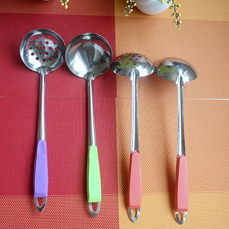 Kitchen utensils handle stainless steel soup spoon Kitchen pot soup soup soup mixing spoon can be hung up ladle hot pot spoon