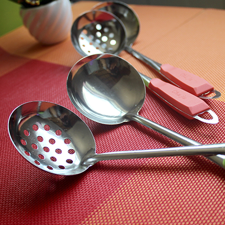 Kitchen utensils handle stainless steel soup spoon Kitchen pot soup soup soup mixing spoon can be hung up ladle hot pot spoon