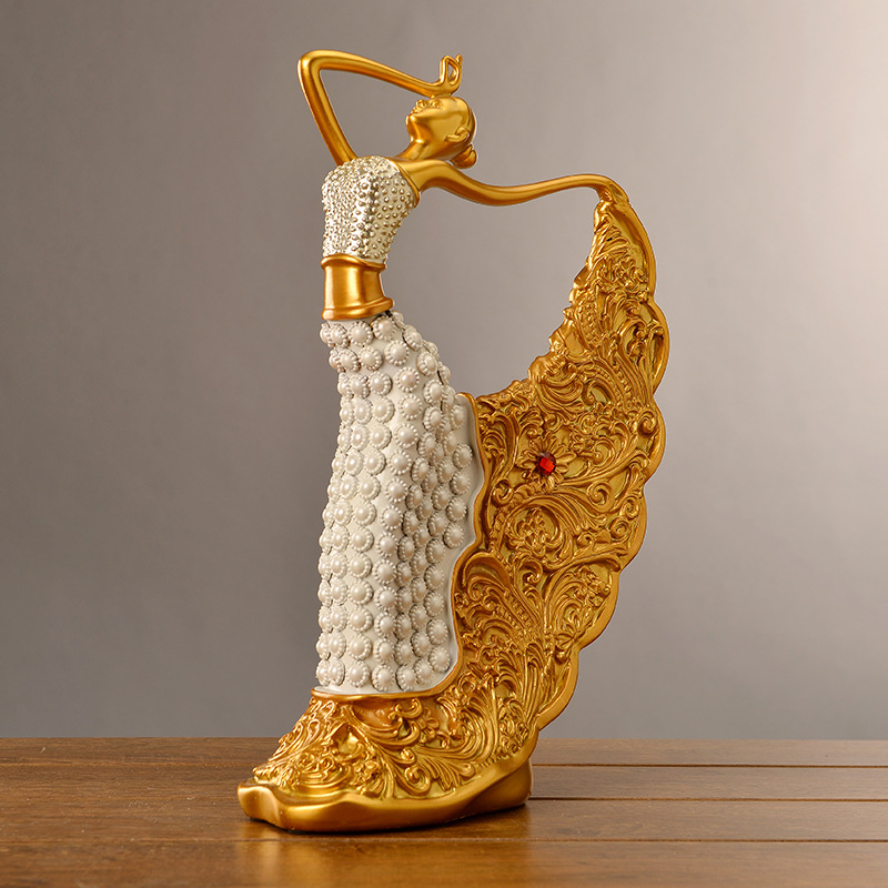 A set of three European - style money female character resin handicraft creative gift sitting room wine cabinet TV cabinet decoration