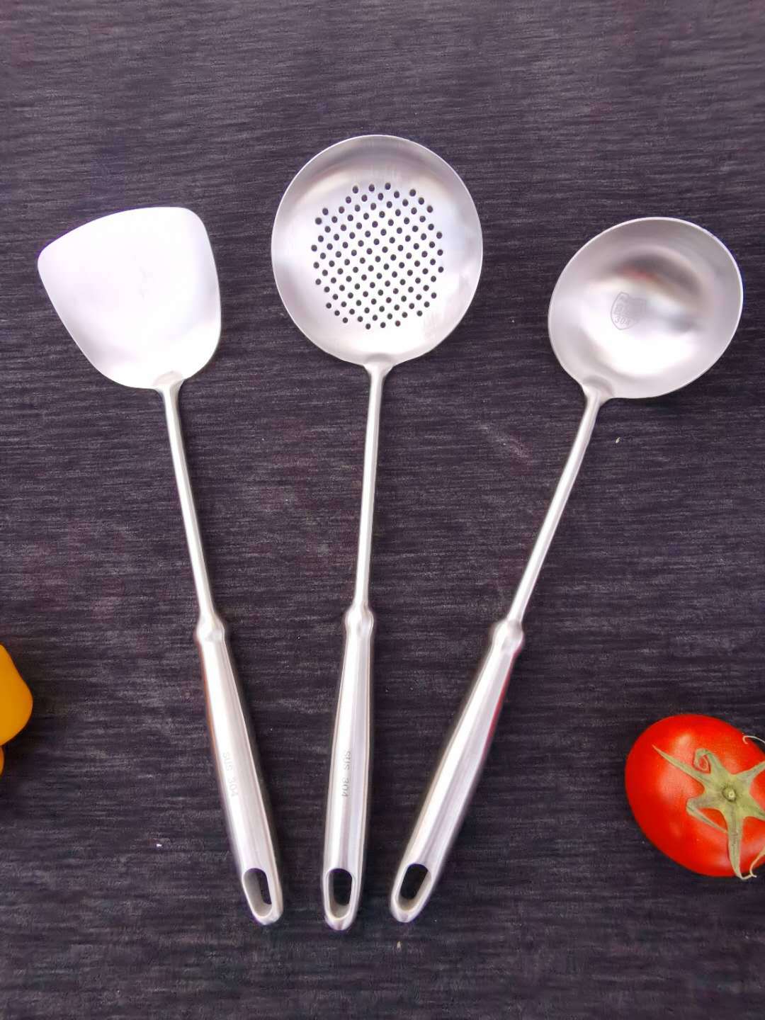 304 Stainless Steel Spoon Big Gourd Anti-Scald Non-Slip Kitchenware Soup Ladle Porridge Spoon 304 Stainless Steel Spoon Big Gourd Anti-Scald Non-Slip Kitchenware Soup Ladle Porridge Spoon