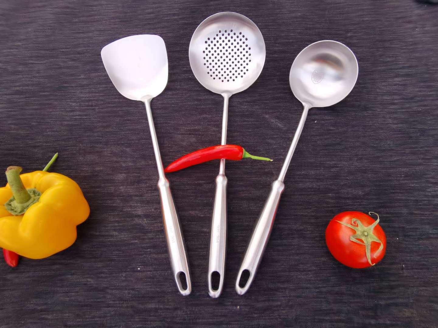 304 Stainless Steel Spoon Big Gourd Anti-Scald Non-Slip Kitchenware Soup Ladle Porridge Spoon 304 Stainless Steel Spoon Big Gourd Anti-Scald Non-Slip Kitchenware Soup Ladle Porridge Spoon