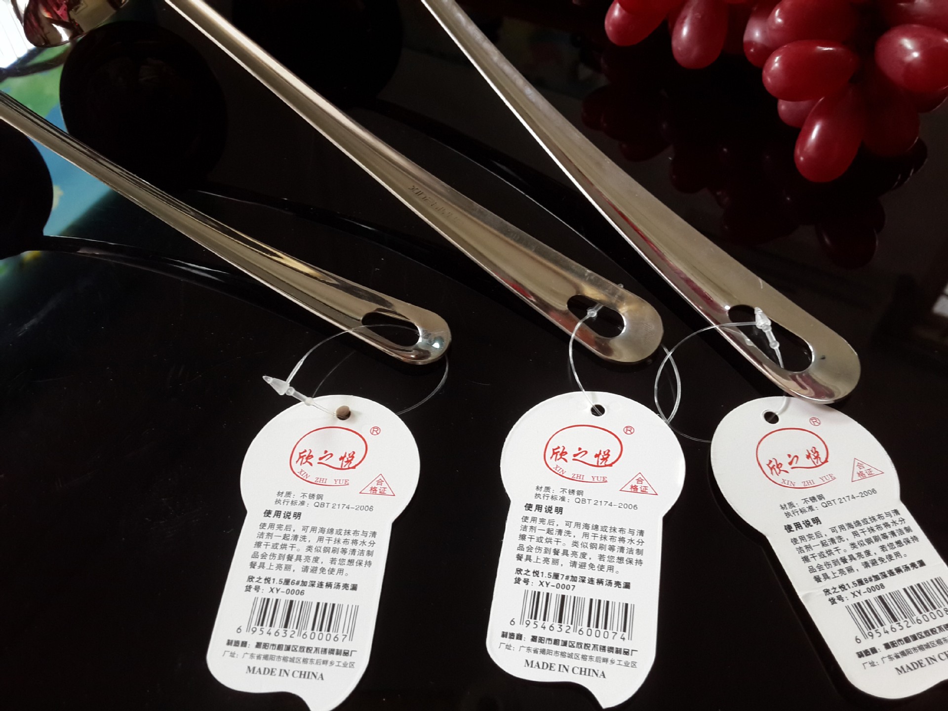 Extended Handle Deep Scoop Thickened Stainless Steel Soup Ladle Colander Hotel Supplies Chef Spoon 8# Emperor Extended Handle Deep Scoop Thickened Stainless Steel Soup Ladle Colander Hotel Supplies Chef Spoon 8# Emperor