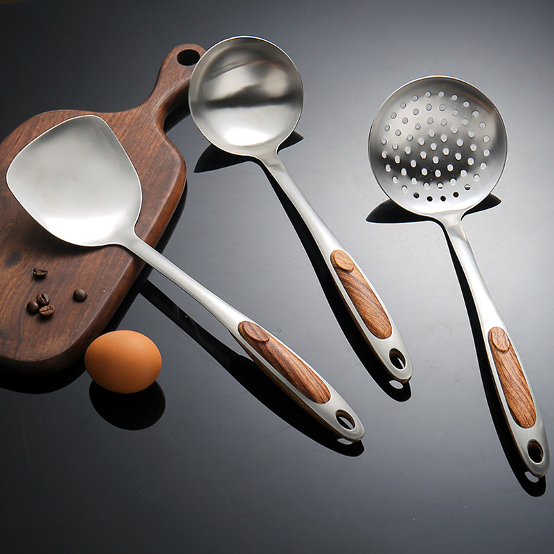 Stainless Steel Kitchenware Set Household Kitchen Supplies Spatula Hot Pot Soup Ladle Kitchen Spatula with a Wooden Handle Long