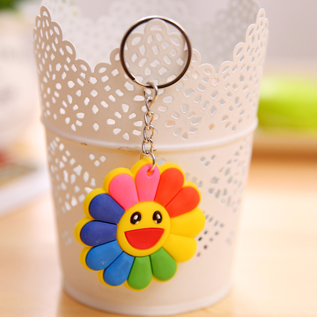With the card paper South Korea cute cartoon silicone car key ring creative couples model key ring small pendant key.