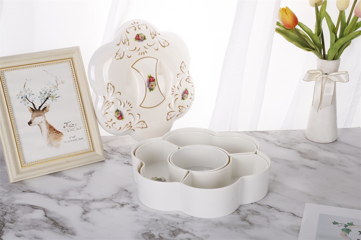 Fashion creative household tray wholesale plastic melon seed tray partition with a lid candy box Fashion creative household tray wholesale plastic melon seed tray partition with a lid candy box