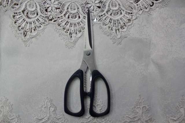 The supply of new cable KAIBOKB195 card strong stainless steel household scissors The supply of new cable KAIBOKB195 card strong stainless steel household scissors