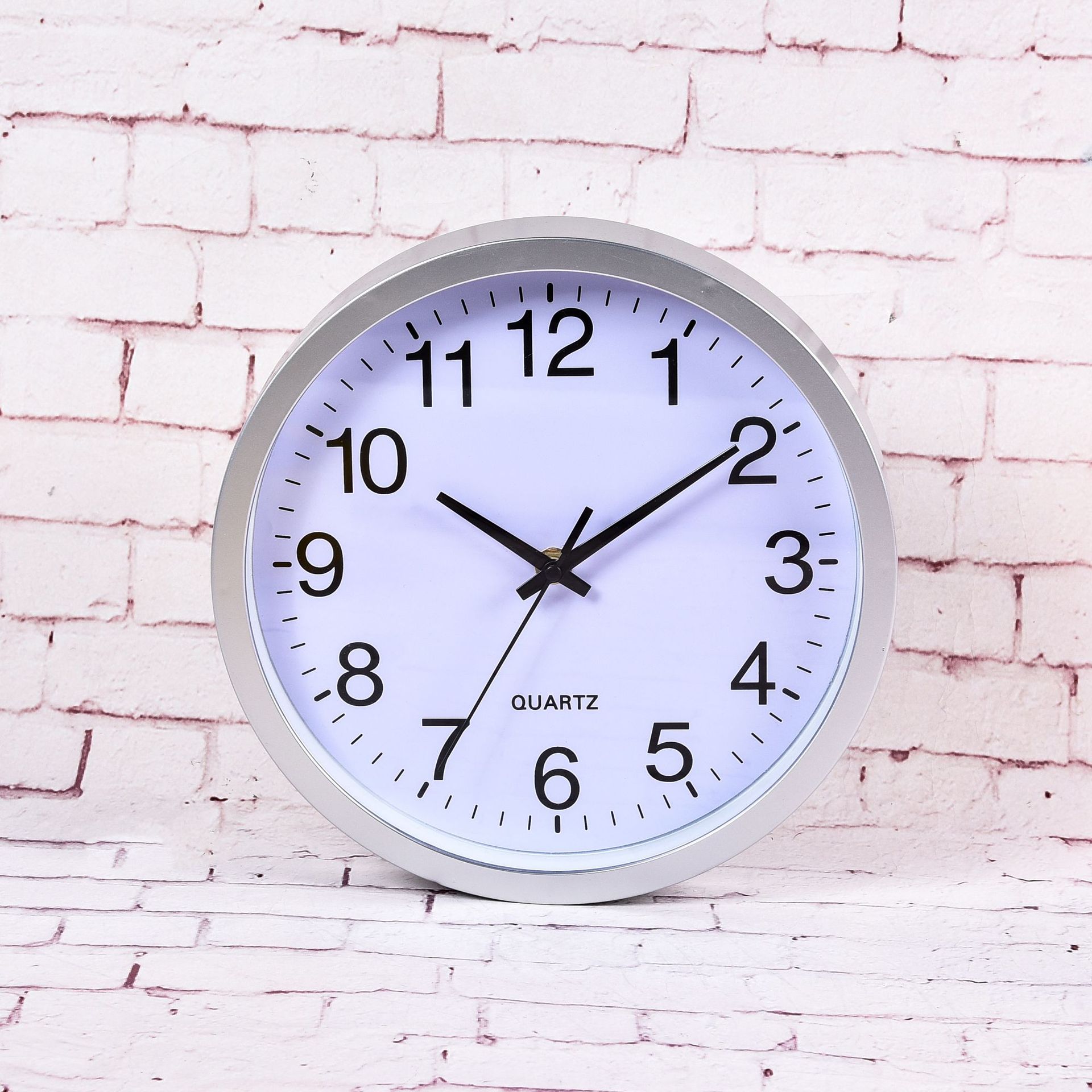 12-Inch round Noiseless Hanging Clock Plastic Digital Black and White Border Customizable Logo Hotel Hotel Wall Clock 12-Inch round Noiseless Hanging Clock Plastic Digital Black and White Border Customizable Logo Hotel Hotel Wall Clock