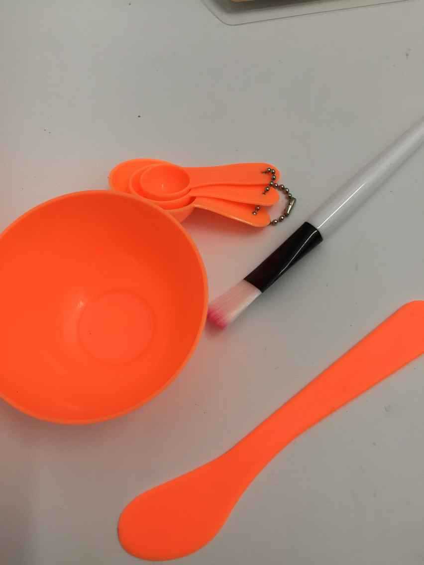 Wholesale plastic mask bowl set of 4 mask brush mask bar measure spoon beauty makeup tools