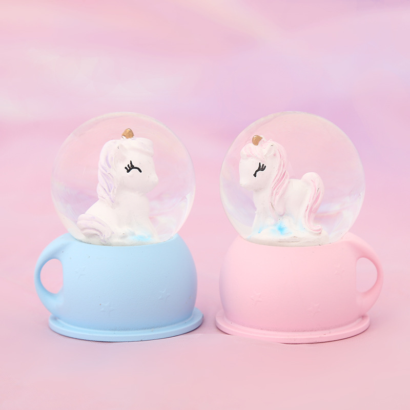 45 Small Cartoon Character Crystal Ball Cake with Light Car Home Decoration Gift Gift Plastic Crafts 45 Small Cartoon Character Crystal Ball Cake with Light Car Home Decoration Gift Gift Plastic Crafts