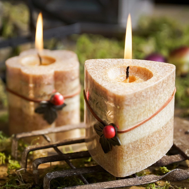 Factory Direct Sales Scented Candle Triangle Flower Shape Romantic Candlelight Dinner Birthday Wedding Gift Smokeless Candles