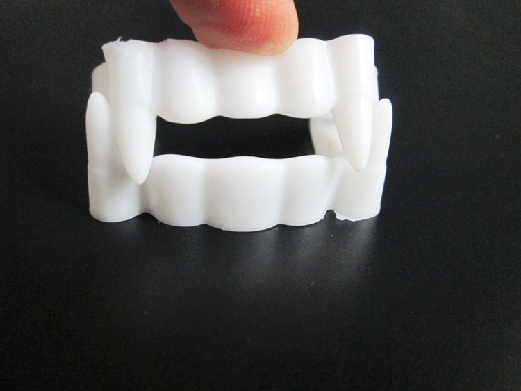 Environmentally Friendly Horror Zombie Vampire White False Teeth Halloween Props Supplies Intimidating Trick Toys