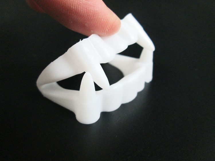 Environmentally Friendly Horror Zombie Vampire White False Teeth Halloween Props Supplies Intimidating Trick Toys