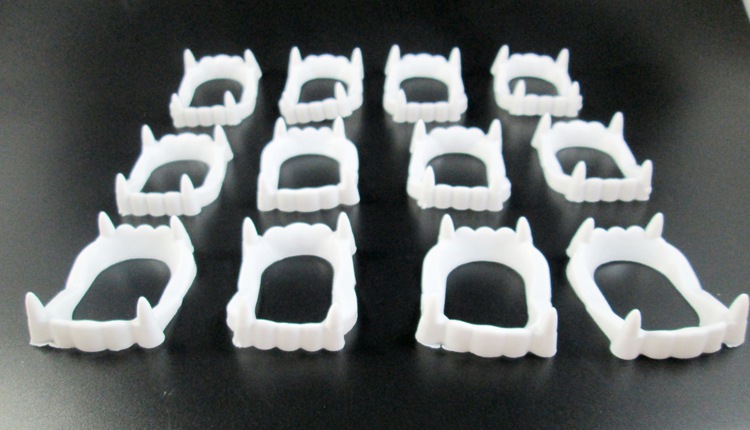 Environmentally Friendly Horror Zombie Vampire White False Teeth Halloween Props Supplies Intimidating Trick Toys Environmentally Friendly Horror Zombie Vampire White False Teeth Halloween Props Supplies Intimidating Trick Toys