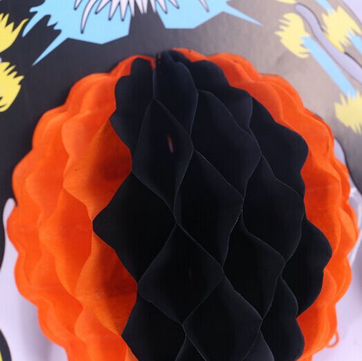 Halloween decoration supplies venue bar dressed up with Beehive paper spiders Halloween decoration supplies venue bar dressed up with Beehive paper spiders