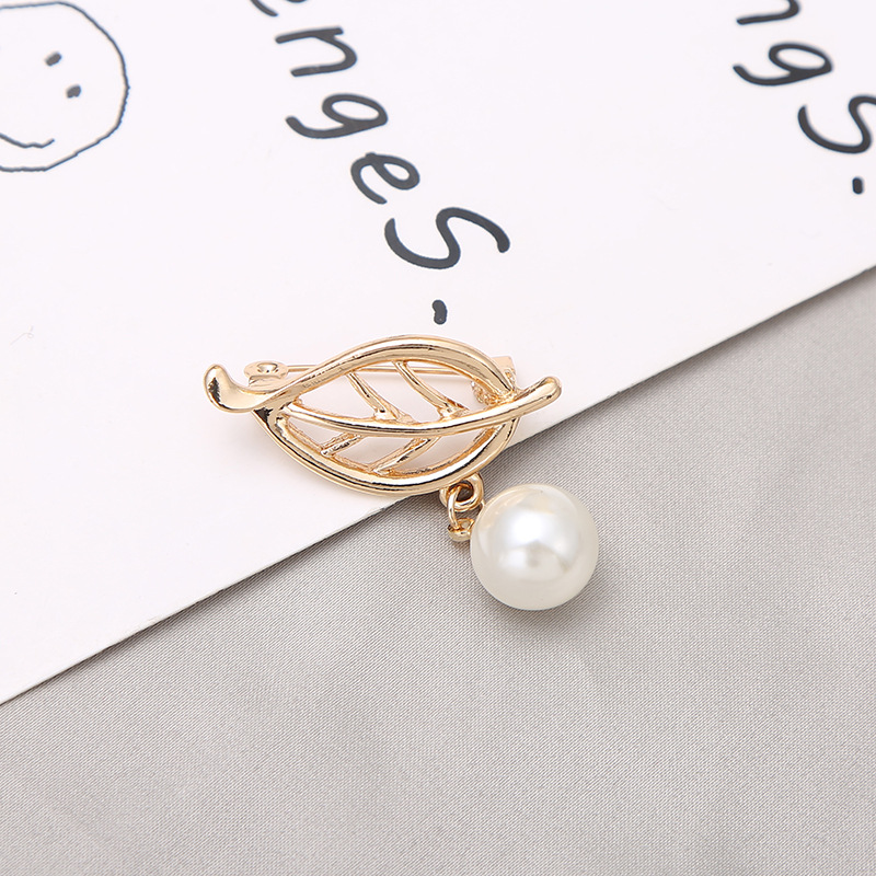 New Korean Style Metal Pearl Pendant Brooch Simple Elegant Clothes Hat Decorative Buckle Factory Wholesale