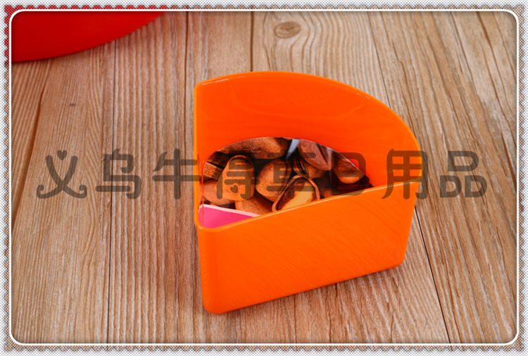 Chinese New Year family living room candy box modern tea Table seeds Dry fruit plate design with separate lattice lid