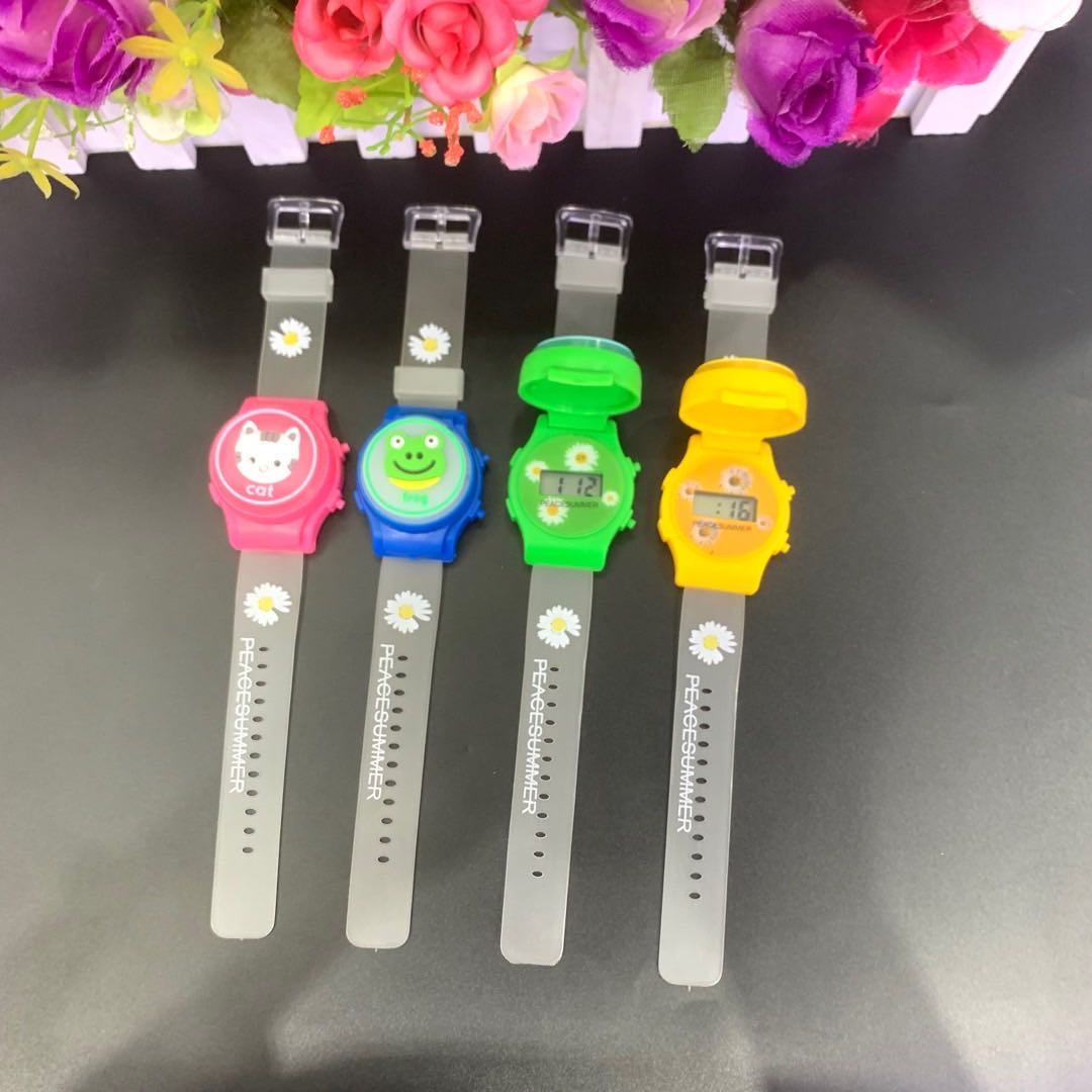Chi Yi fashion night light drive mosquito flip electronic watch wrist decoration flip children mosquito-repellent table